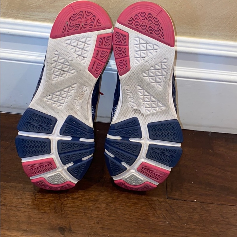 ASICS - Picture 4 of 5